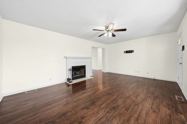 1361 Jenny Ln, Clarksville, TN 37042