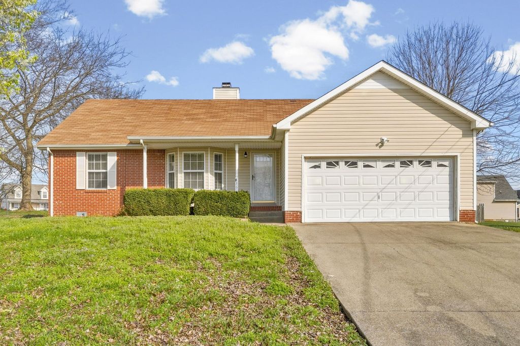 1361 Jenny Ln, Clarksville, TN 37042