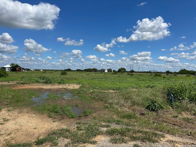 2267 CR 430, Pleasanton, TX 78064