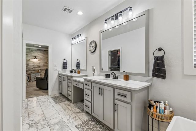 906 Drake Drive, Choctaw, OK 73020