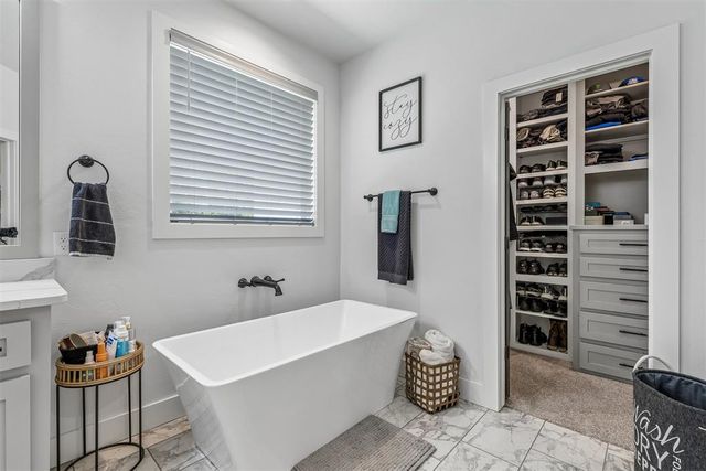 906 Drake Drive, Choctaw, OK 73020