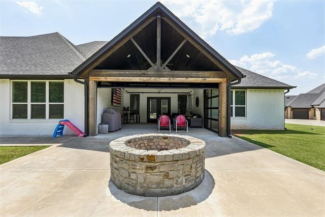 906 Drake Drive, Choctaw, OK 73020