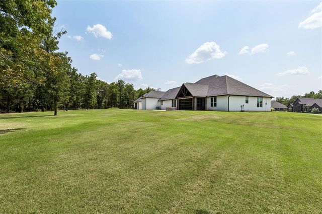 906 Drake Drive, Choctaw, OK 73020