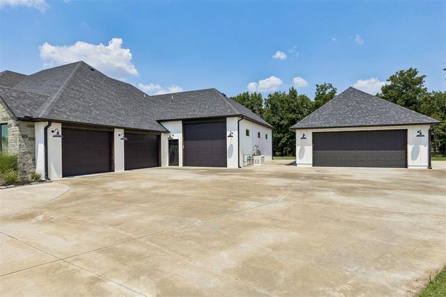 906 Drake Drive, Choctaw, OK 73020
