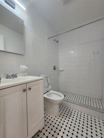 6121 159th Street, Fresh Meadows, NY 11365