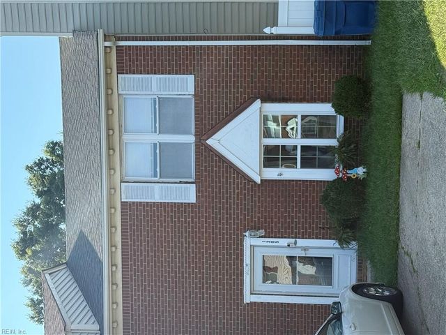 1305 Snowflake CIR, Virginia Beach, VA 23453