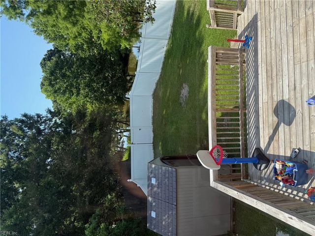 1305 Snowflake CIR, Virginia Beach, VA 23453