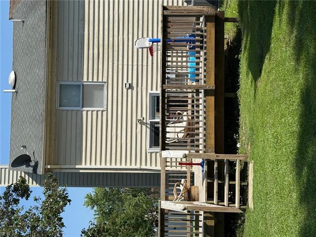 1305 Snowflake CIR, Virginia Beach, VA 23453