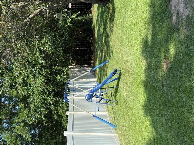 1305 Snowflake CIR, Virginia Beach, VA 23453