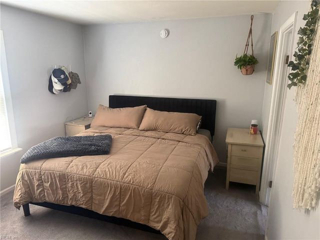 1305 Snowflake CIR, Virginia Beach, VA 23453