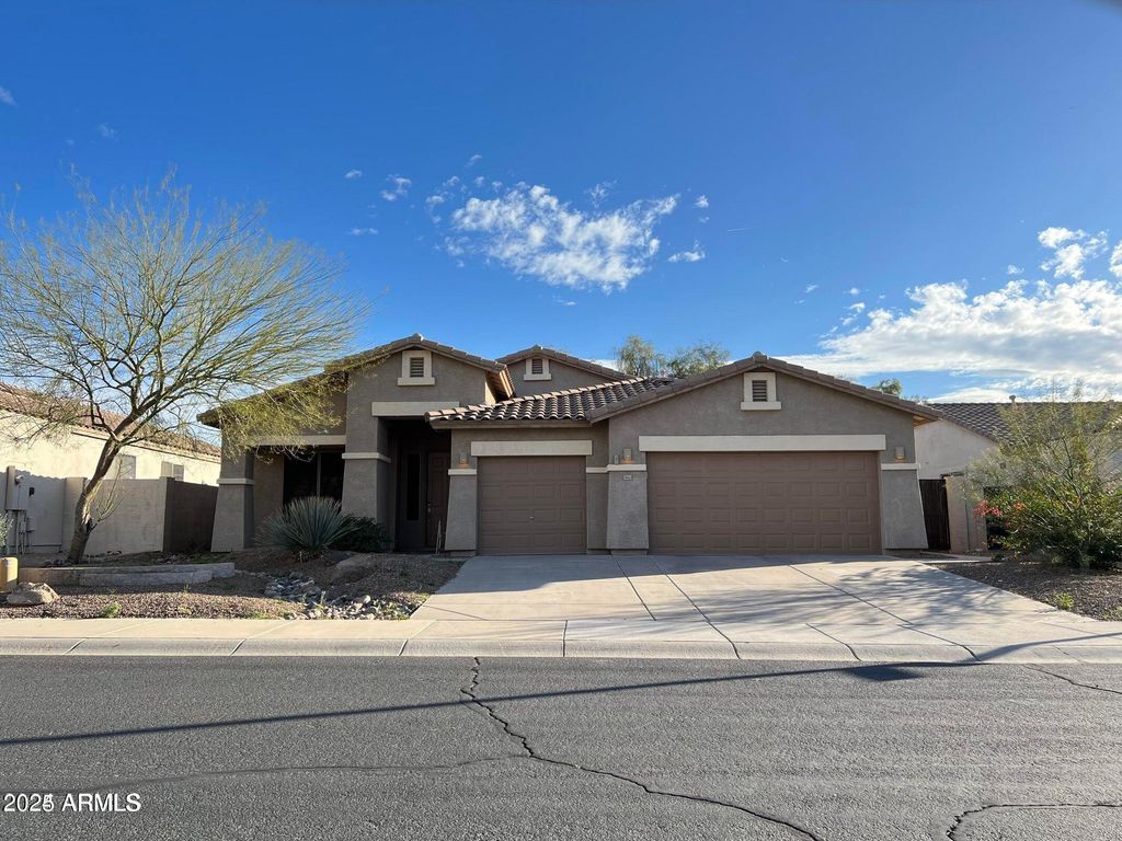 18663 W SUNRISE Drive, Goodyear, AZ 85338