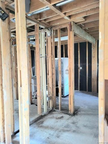 885 Kirts Boulevard, Troy, MI 48084
