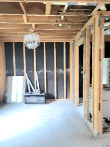 885 Kirts Boulevard, Troy, MI 48084