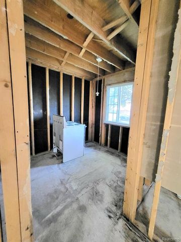 885 Kirts Boulevard, Troy, MI 48084