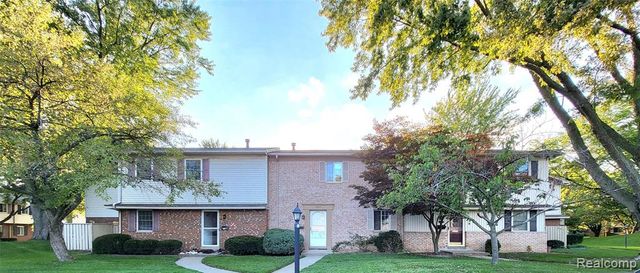 885 Kirts Boulevard, Troy, MI 48084