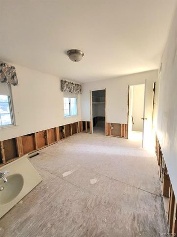 885 Kirts Boulevard, Troy, MI 48084
