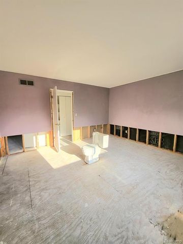 885 Kirts Boulevard, Troy, MI 48084