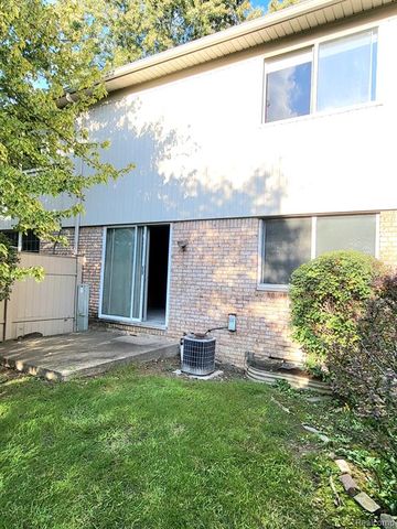 885 Kirts Boulevard, Troy, MI 48084