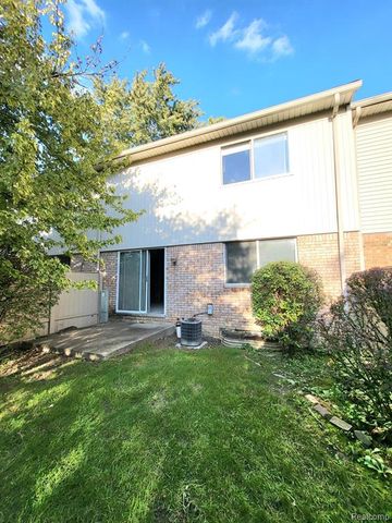 885 Kirts Boulevard, Troy, MI 48084
