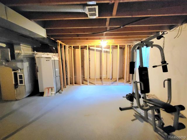 885 Kirts Boulevard, Troy, MI 48084