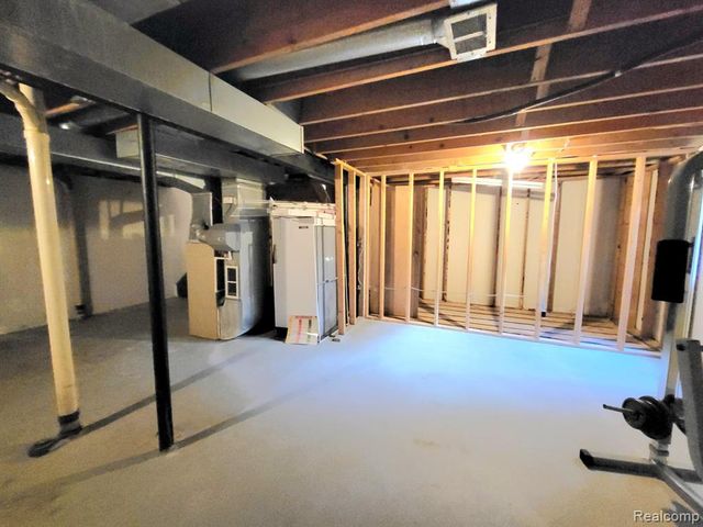 885 Kirts Boulevard, Troy, MI 48084