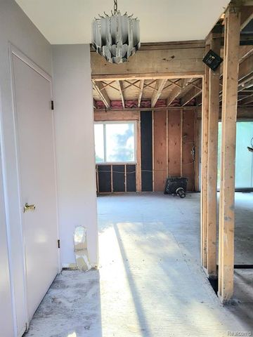 885 Kirts Boulevard, Troy, MI 48084
