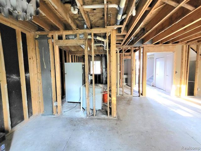 885 Kirts Boulevard, Troy, MI 48084