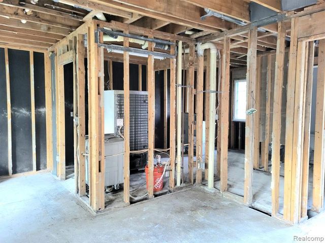 885 Kirts Boulevard, Troy, MI 48084