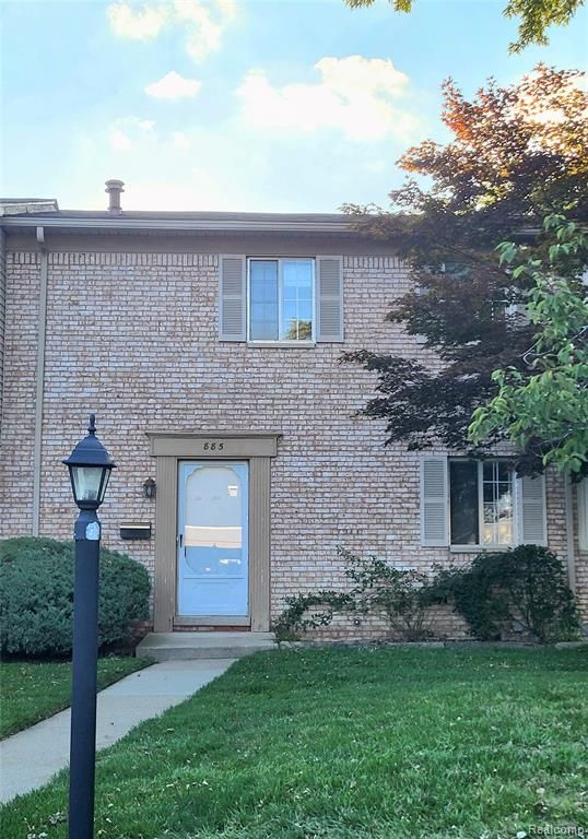 885 Kirts Boulevard, Troy, MI 48084