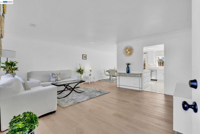 1532 Kooser Rd, San Jose, CA 95118