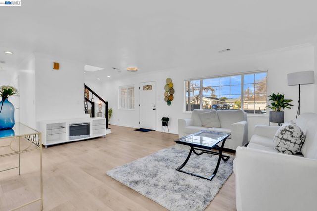 1532 Kooser Rd, San Jose, CA 95118