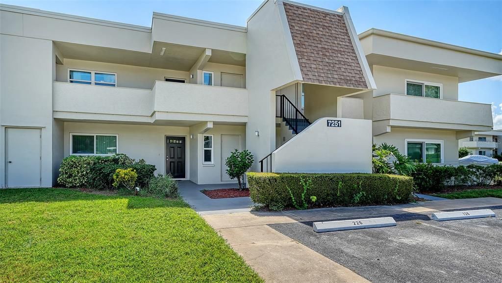 7251 W COUNTRY CLUB DRIVE N 226, Sarasota, FL 34243