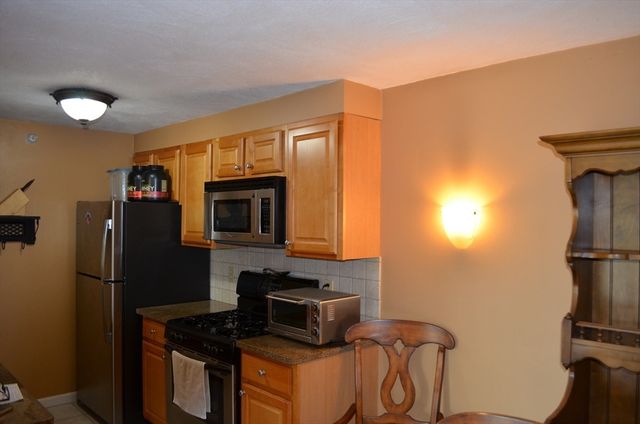 56 Townsend St A7, Abington, MA 02351