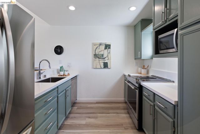 36 Mozden Ln, Pleasant Hill, CA 94523