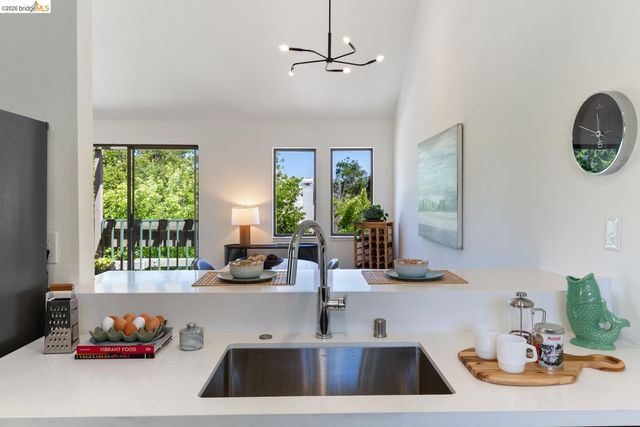 36 Mozden Ln, Pleasant Hill, CA 94523