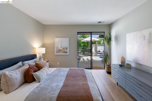 36 Mozden Ln, Pleasant Hill, CA 94523