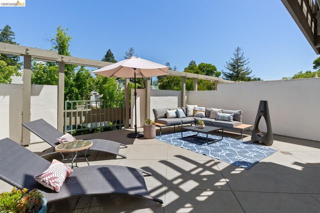 36 Mozden Ln, Pleasant Hill, CA 94523