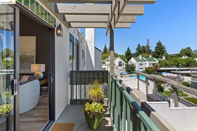 36 Mozden Ln, Pleasant Hill, CA 94523