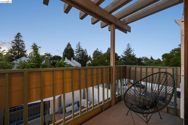 36 Mozden Ln, Pleasant Hill, CA 94523