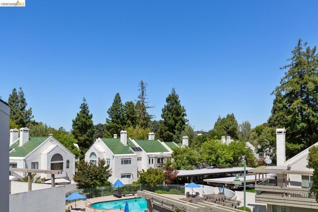 36 Mozden Ln, Pleasant Hill, CA 94523