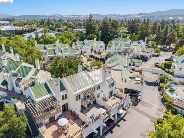 36 Mozden Ln, Pleasant Hill, CA 94523