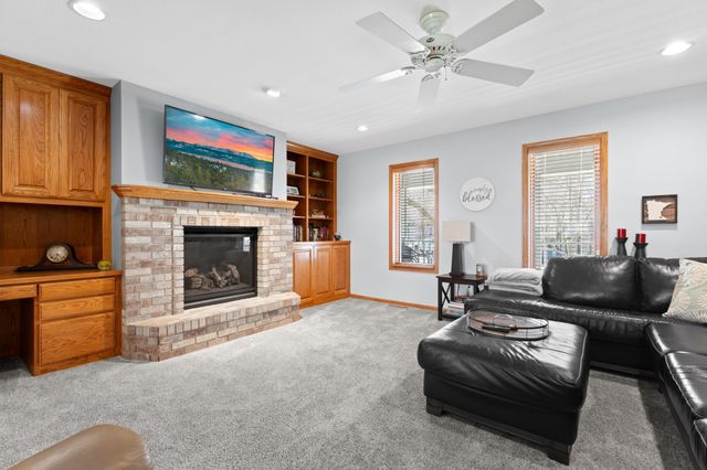 2217 Baihly Summit Drive SW, Rochester, MN 55902