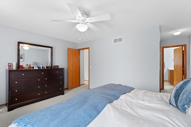 2217 Baihly Summit Drive SW, Rochester, MN 55902