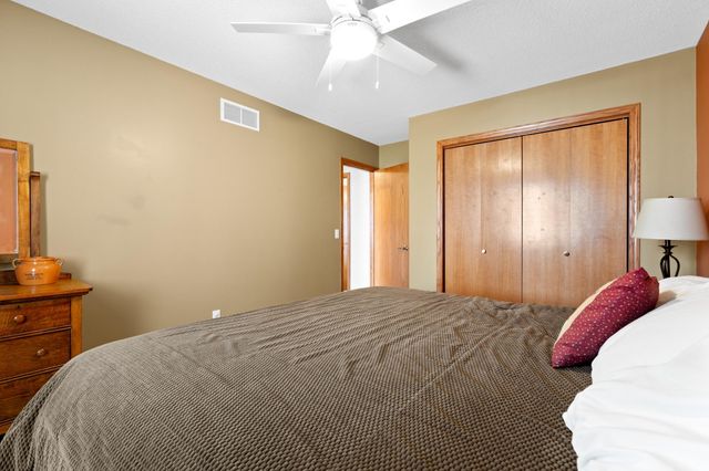 2217 Baihly Summit Drive SW, Rochester, MN 55902