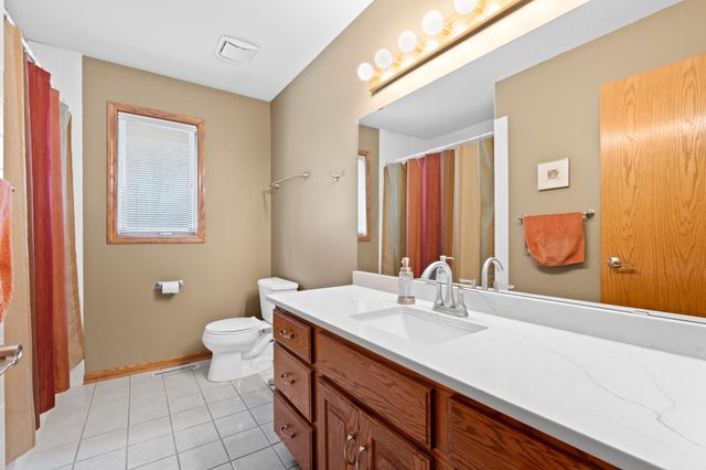 2217 Baihly Summit Drive SW, Rochester, MN 55902