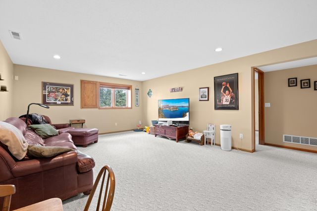 2217 Baihly Summit Drive SW, Rochester, MN 55902