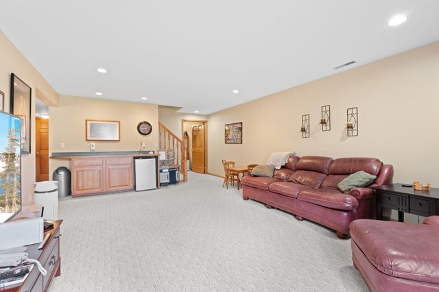 2217 Baihly Summit Drive SW, Rochester, MN 55902