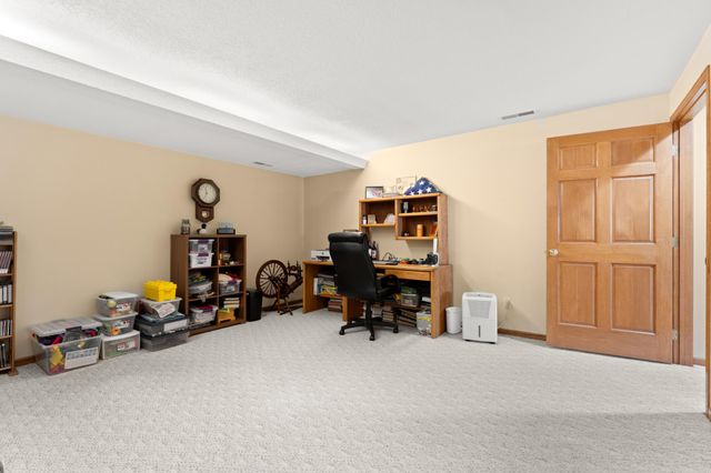 2217 Baihly Summit Drive SW, Rochester, MN 55902