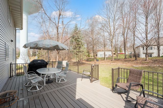 2217 Baihly Summit Drive SW, Rochester, MN 55902