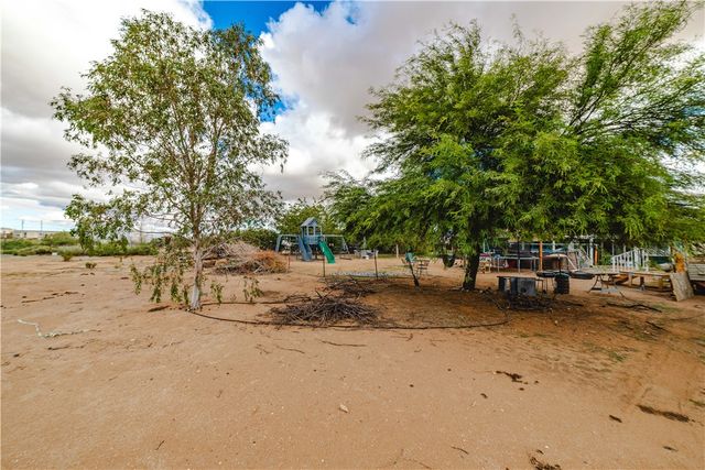 1315 S Tonto Road, Golden Valley, AZ 86413